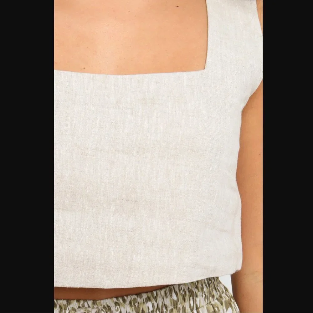 Petal & Pup Devlin Beige Square Neck Cropped Linen Top 4 - Picture 5 of 16